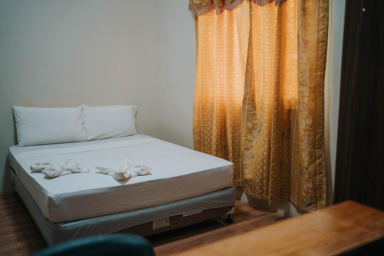 4K'S Pension House By Cocotel - Fully Vaccinated Staff Cebu ภายนอก รูปภาพ